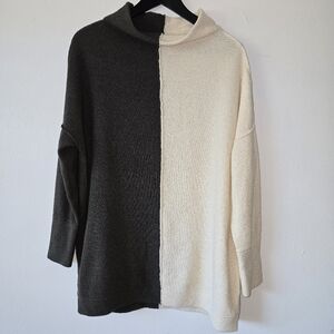 Miou Muse - Two-Tone Black and Cream Women's Loose Fit Sweater - Size Small